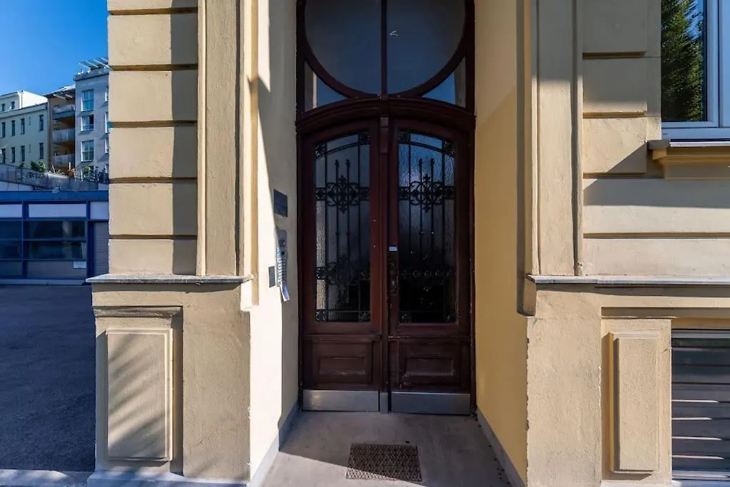 Spacious 2Br By Metro And Center By Hm Vienna Apartment