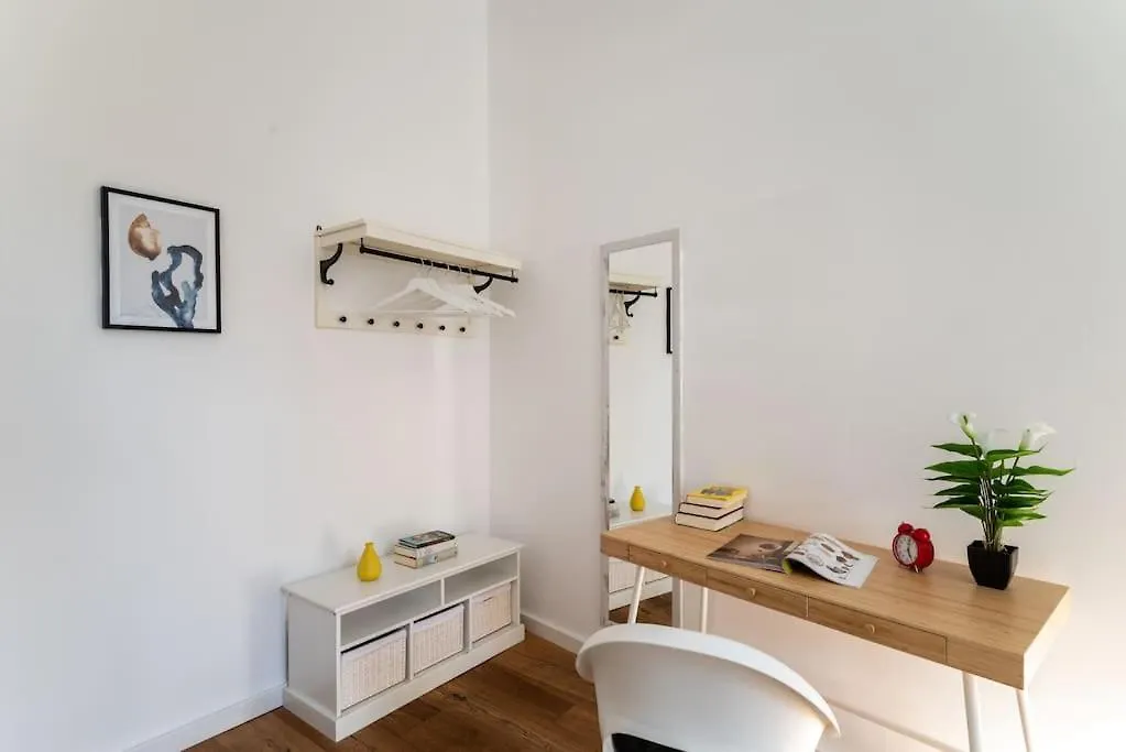 Spacious 2Br By Metro And Center By Hm Wiedeń 0*,  Austria